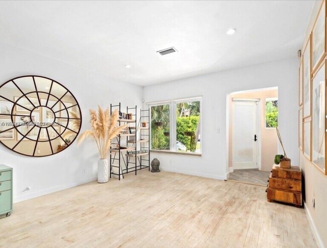 Building Photo - 5120 Cherokee Ave