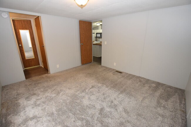 Building Photo - 2 Bedroom Waterfront Home in Riley Village