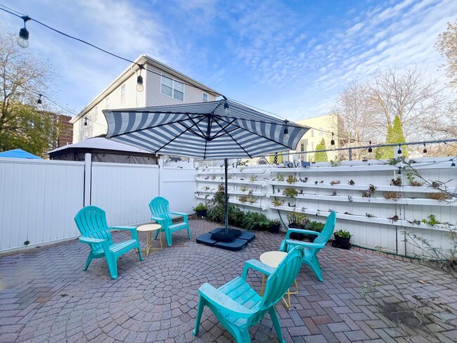 Building Photo - 42 Union St