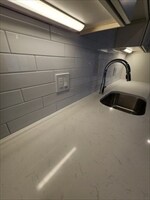 Building Photo - 522 Bridge St