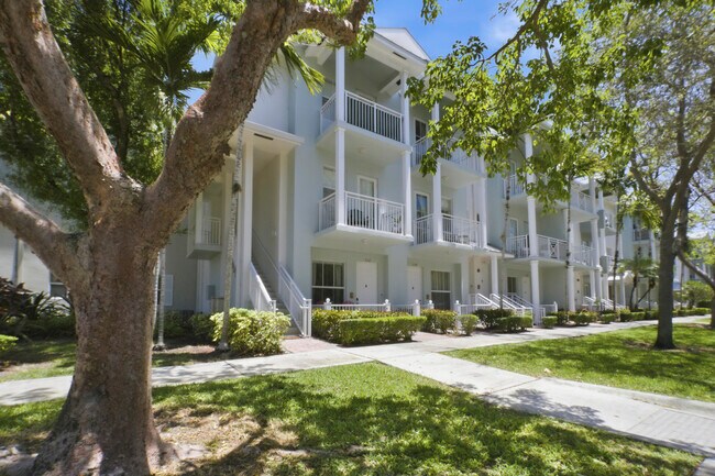 Building Photo - 232 SW 14th Ave