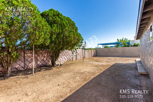 Building Photo - 858 W Virginia-