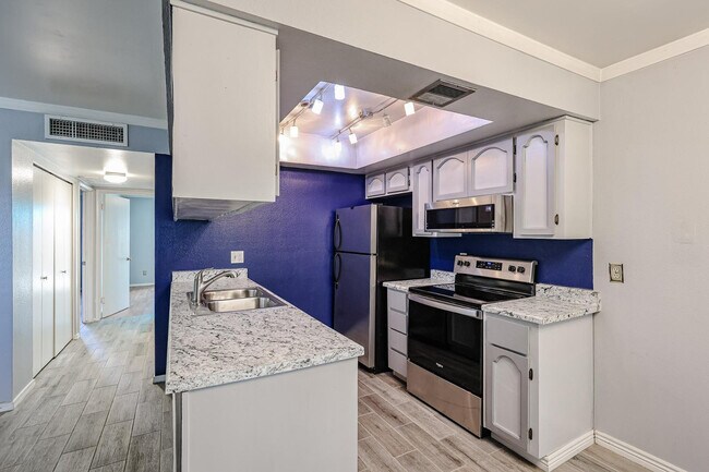 Building Photo - 3135 N 38th St