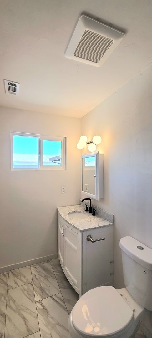 Building Photo - NEW NEW NEW!  NEW HOME ON ACRE HUGE LOT!