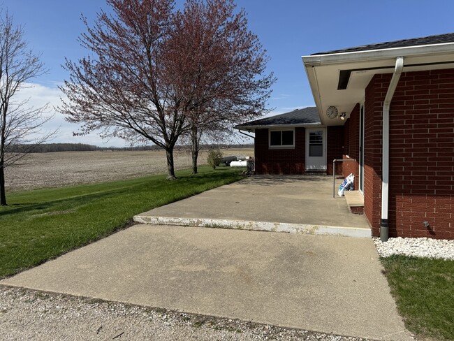 Building Photo - 9160 S Edon Rd