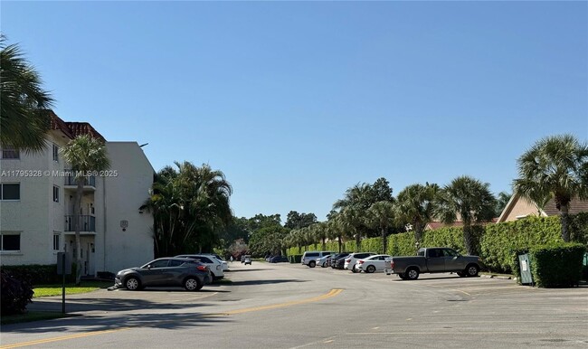 Building Photo - 8970 S Hollybrook Blvd