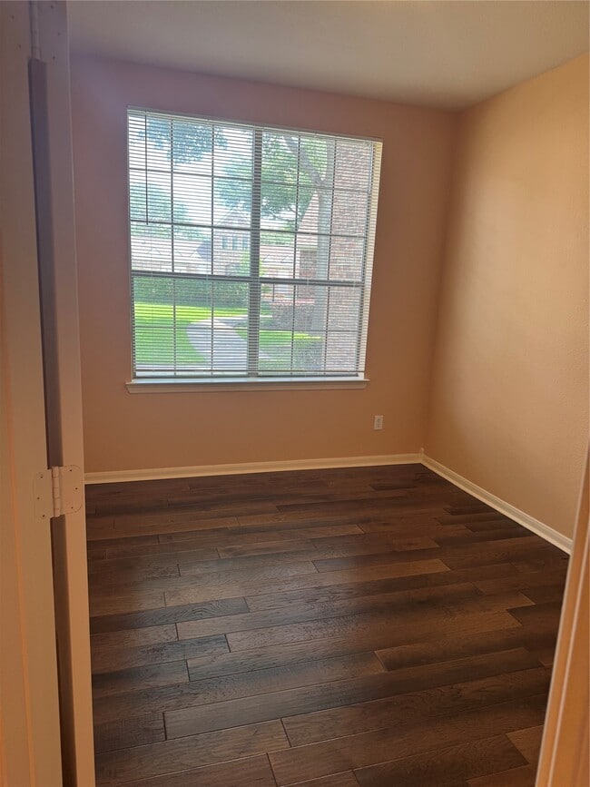 Building Photo - 506 Cypress Vista