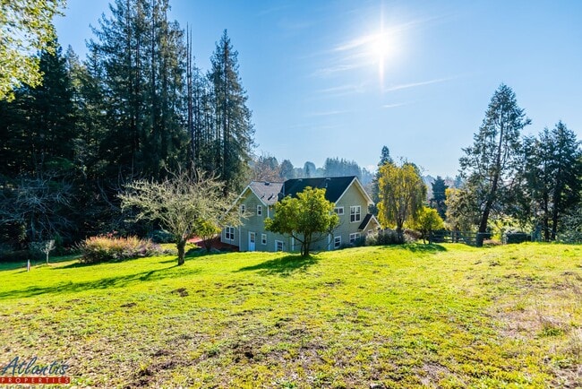 Building Photo - Beautiful & Spacious Corralitos Home