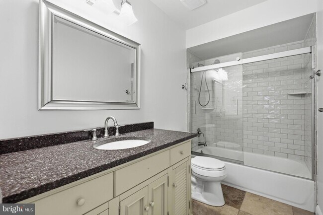 Building Photo - 1272 Knox Dr