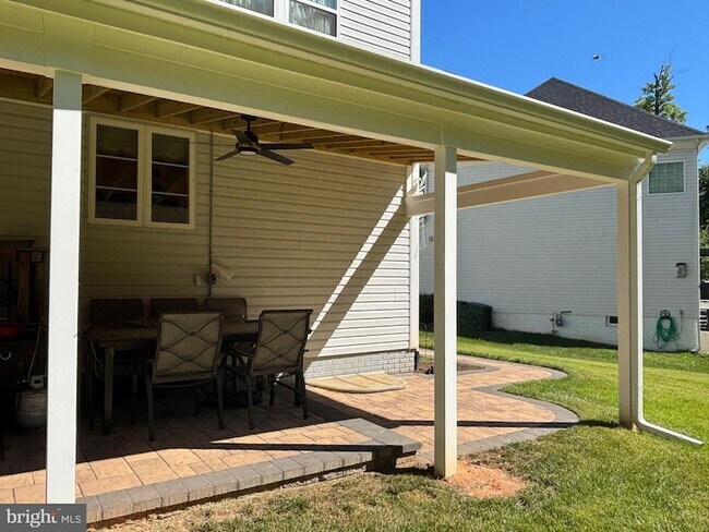 Building Photo - 4900 Quixote Ct