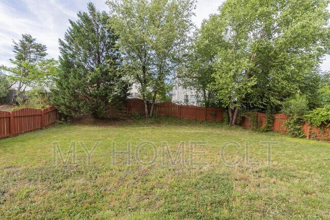 Building Photo - 2108 Arbor Vista Dr