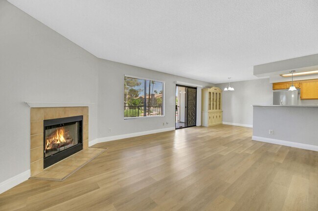 Building Photo - Renovated Downstairs 2 Bedroom Condo