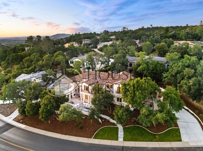 Building Photo - Breathtaking Luxury Custom Rental in Guard Gated Serrano Golf Community!!