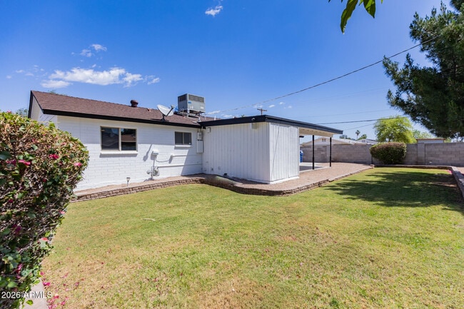 Building Photo - 1305 W Romo Jones St