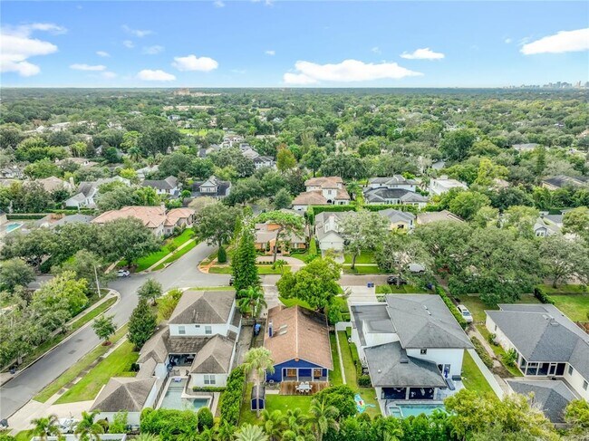 Building Photo - 1681 Walnut Ave