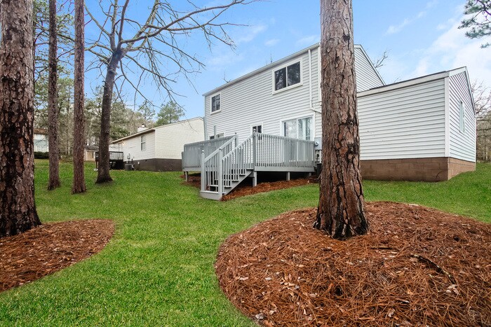 Building Photo - 5 Forestgate Ct