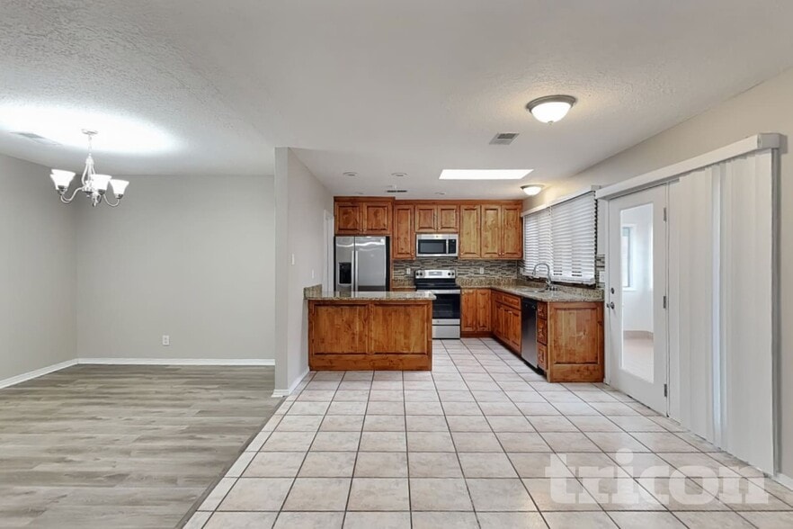 Building Photo - 1416 Nemesia Pl NE