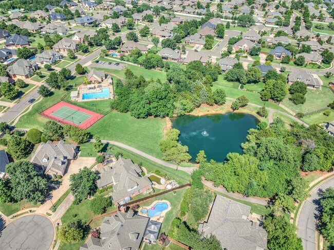 Building Photo - Luxury home in Oak Tree Park with a pool/tennis court/playground/walking trails - Edmond North Hi...
