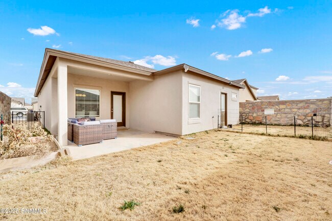 Building Photo - 7021 Silver Spur St