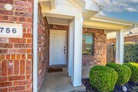 Building Photo - 756 River Garden Dr