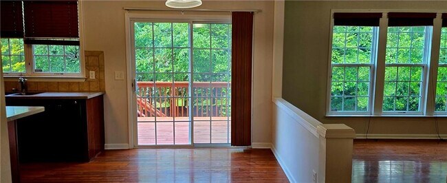 Building Photo - 3630 Stoneham Dr NW