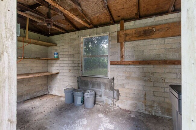 Building Photo - 3BR Home on Oversized Lot with Shed & Greenhouse