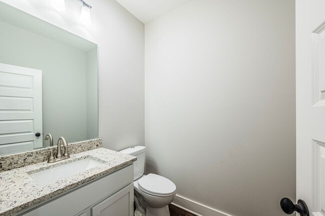 Building Photo - 809/811 Rodeo Lane