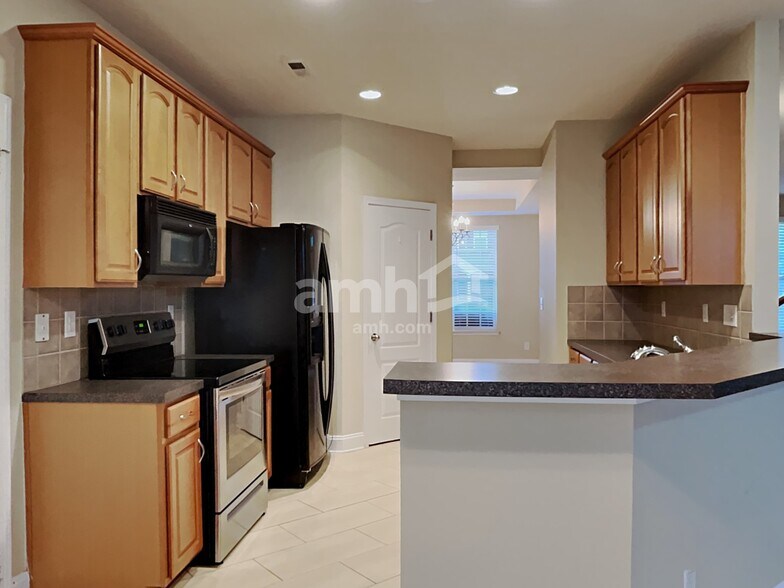 Building Photo - 9203 Greenheather Dr