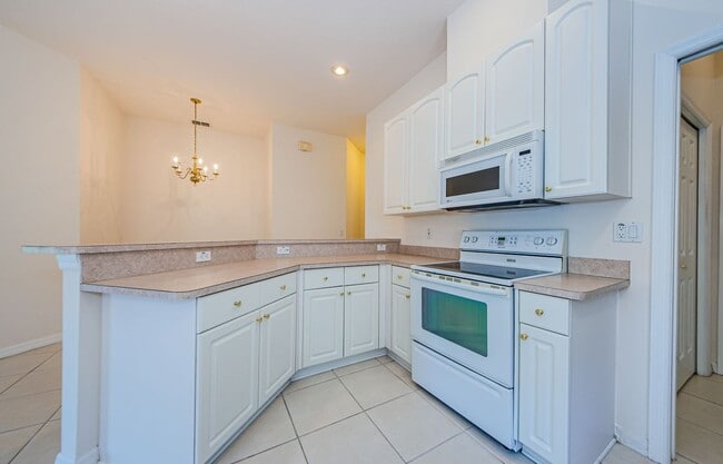 Building Photo - 2624 Tottenham Dr