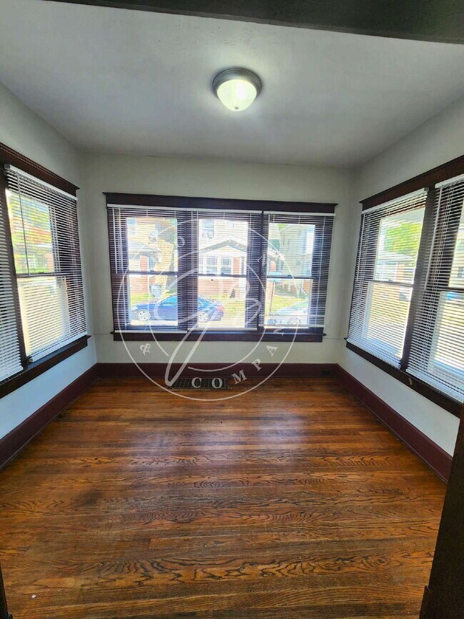Building Photo - Very spacious lower 2 bedroom with separat...