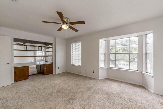 Building Photo - 4200 Everest Ln