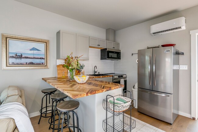 Building Photo - 431 Ave F