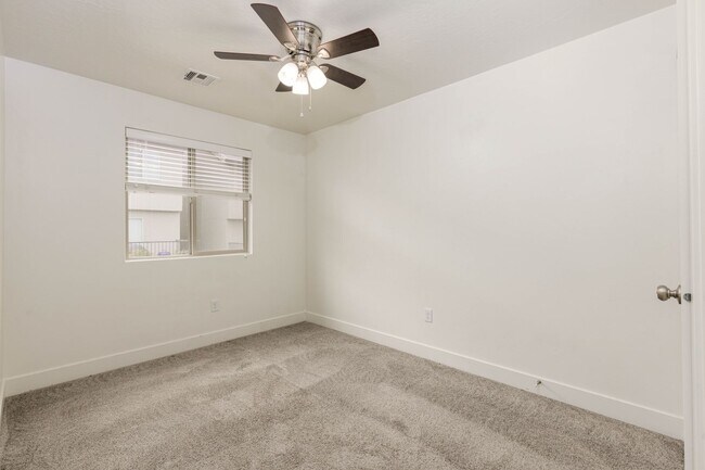 Building Photo - Beautiful Desert Canyon 4 Bedroom / 2.5 Bathroom / 2 Car Garage available NOW