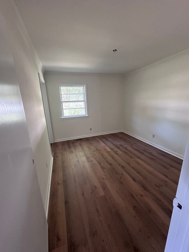 Building Photo - House for Rent