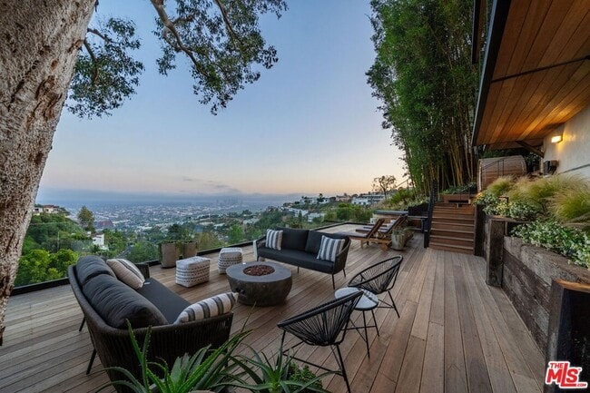 Building Photo - 8800 Hollywood Blvd