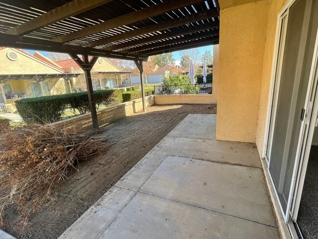 Building Photo - Jess Ranch 55+ Gated Community Apple Valley