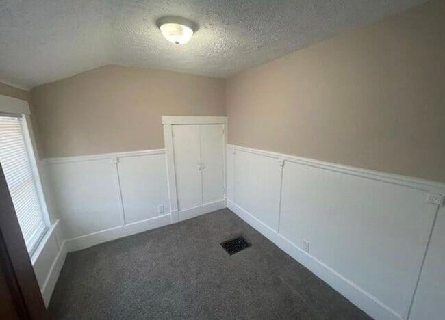 Building Photo - 120 N 9th St