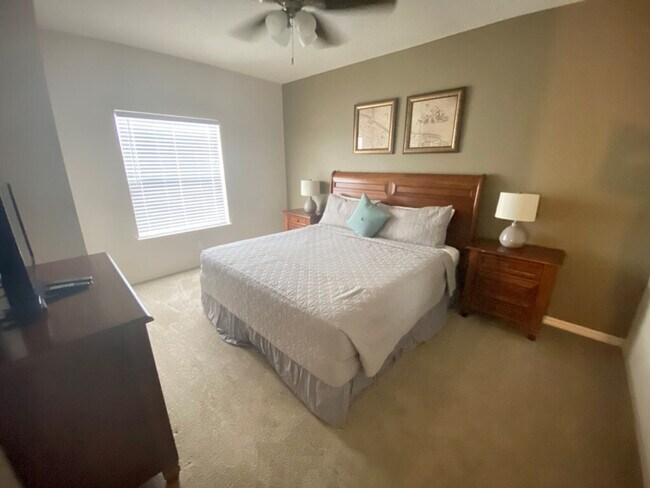 Building Photo - 5372 Diplomat Ct