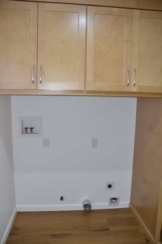 Building Photo - 3605 W 181st St