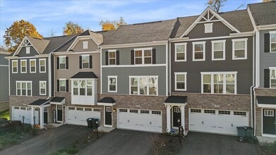 Building Photo - 400 Plaza Dr