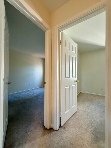 Building Photo - 9632 Hadleigh Ct