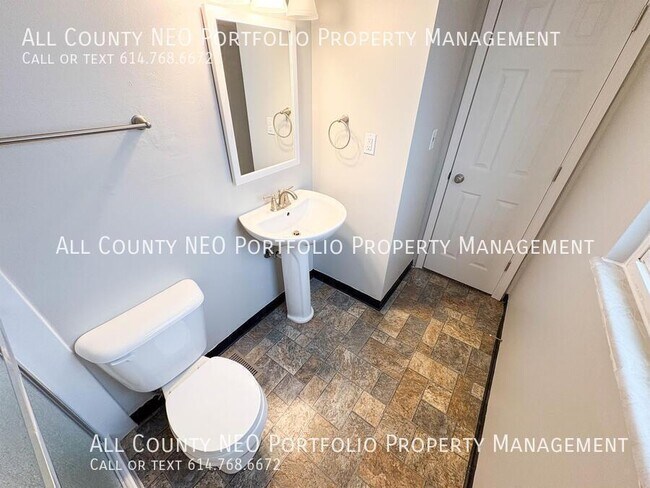 Building Photo - 4601 Paxton Dr S