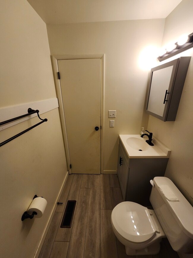 Building Photo - 119 Tall Timber Ct