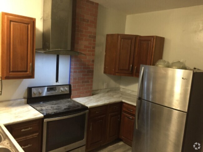 Building Photo - 907 Chartiers Ave