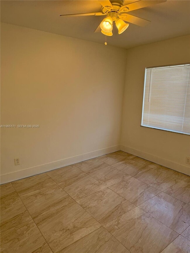 Building Photo - 3413 NW 9th Ct