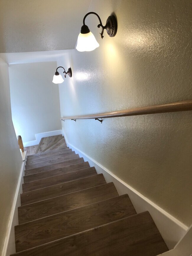 Building Photo - Spacious 3BDRM Home in Blackberry Ridge, V...