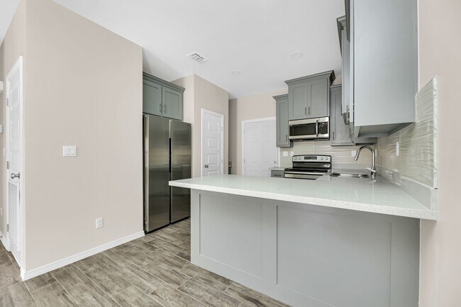 Building Photo - 1100 W Mahala Ave