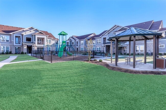 Building Photo - 4633 Campus Dr