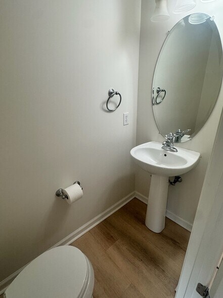 Building Photo - 1496 Artisan Ct