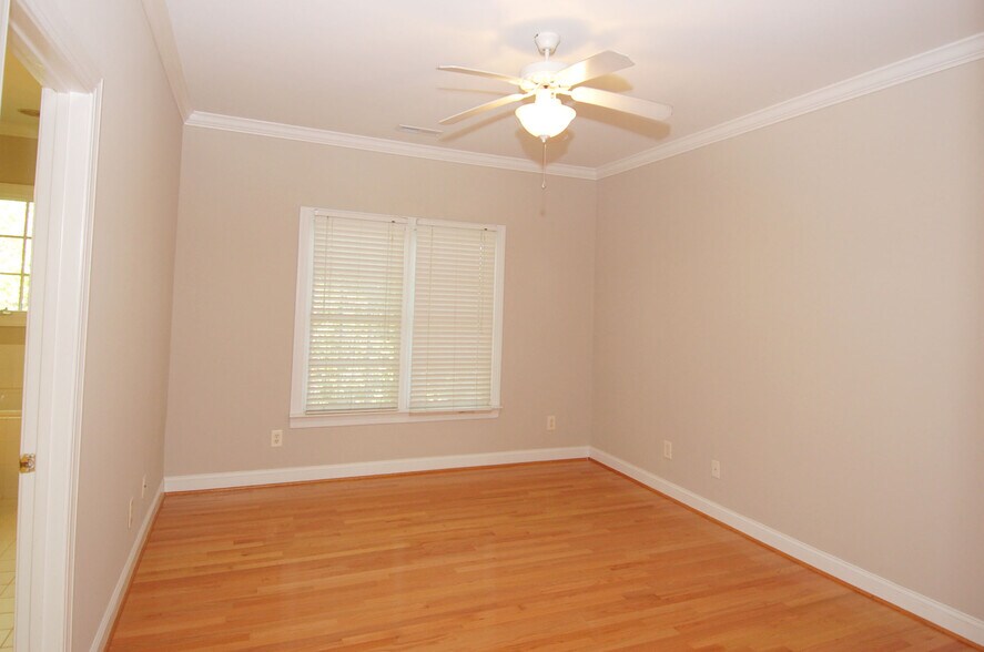 Building Photo - 1327 Cameron View Ct